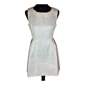 Elegant White  Sleeveless Cocktail Dress – New with Tags, Runs Small-119